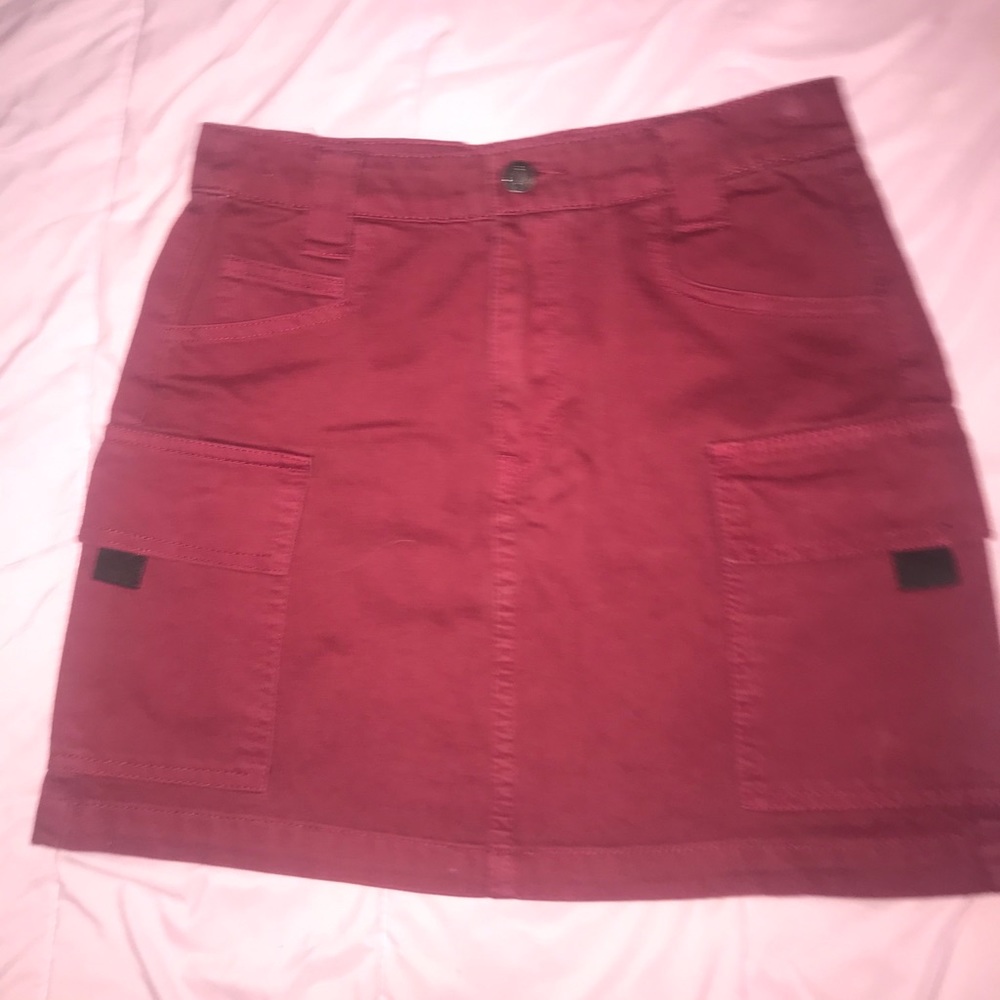 Maroon red brand new forever 21 mini skirt